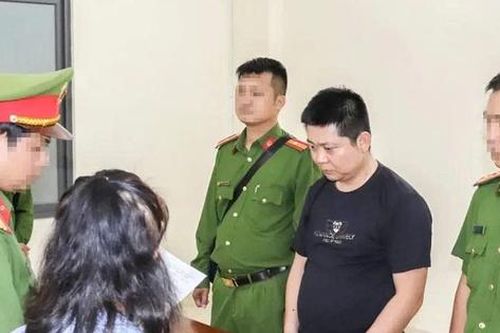 Khởi tố 3 người Trung Quốc bán sừng tê giác, ngà voi trái phép