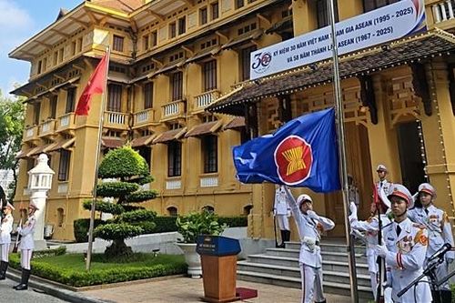 Trang trọng lễ thượng cờ kỷ niệm 58 năm Ngày thành lập ASEAN