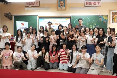 Những ngày hè hứng khởi tại khu dân cư