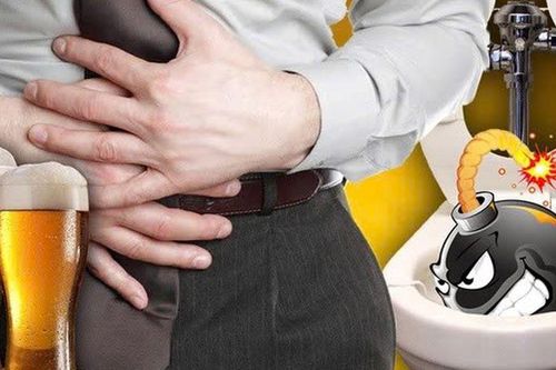 Cứ uống bia là tiêu chảy, người đàn đi khám phát hiện điều không ai ngờ tới