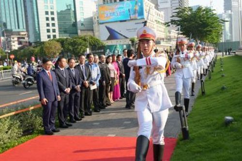 TPHCM: Lễ thượng cờ kỷ niệm 58 năm thành lập ASEAN và 30 năm ngày Việt Nam gia nhập ASEAN