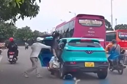 Chủ tịch tỉnh Thái Nguyên yêu cầu làm rõ việc hãng taxi 'độc chiếm' bến xe
