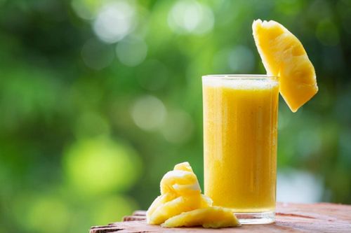 4 nhóm người không nên uống nước ép dứa