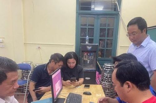 Gia Lâm ra mắt điểm 'Bình dân học vụ số lưu động'