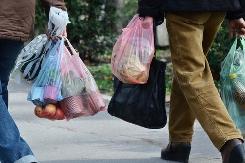Quốc gia phạt tù người dùng túi nilon