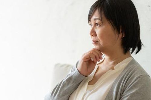 Không phải nghèo đói, bi kịch lớn nhất của tuổi già là khi con cái đã qua tuổi 30 vẫn làm hai điều