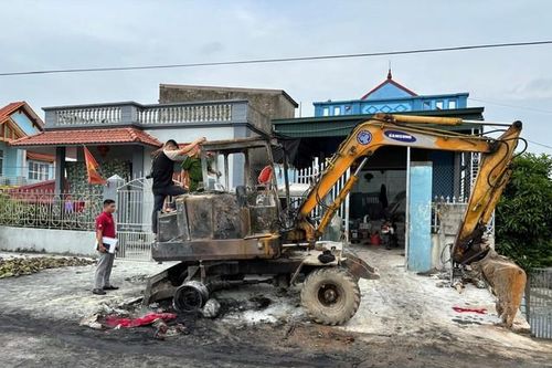 Mâu thuẫn cá nhân, gã đàn ông Hải Phòng phóng hỏa đốt máy xúc trong đêm