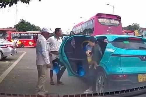 Vụ chặn taxi công nghệ ở bến xe Thái Nguyên: Trách nhiệm của đơn vị quản lý ra sao?