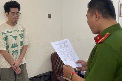 Ham máy ảnh xịn, thanh niên lĩnh tội lừa đảo chiếm đoạt tài sản