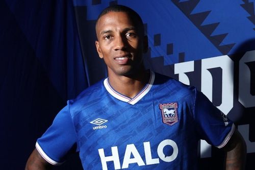 Ashley Young dính đến vụ ẩu đả tại đội mới