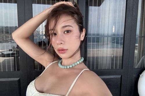 Mỹ nhân 'Tuổi nổi loạn' nghỉ dưỡng ở Khánh Hòa