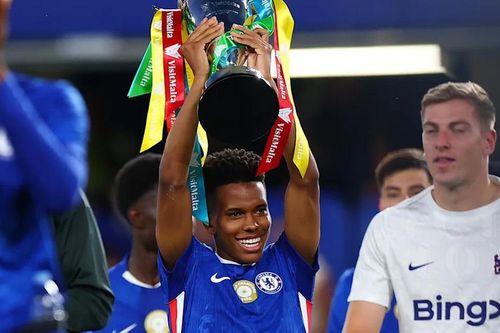 Thần đồng Chelsea vừa ra mắt đã gây tiếng vang, được gọi là tài năng trẻ xuất sắc nhất thế giới