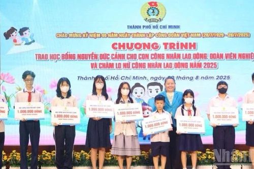 Thành phố Hồ Chí Minh: Trao học bổng Nguyễn Đức Cảnh cho con công nhân, đoàn viên nghiệp đoàn có hoàn cảnh khó khăn