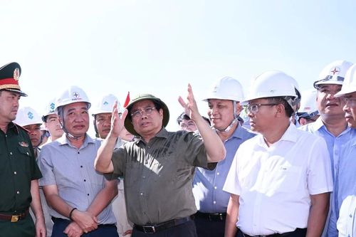 Thủ tướng Phạm Minh Chính kiểm tra tiến độ thi công Dự án Đường dây 500 kV Lào Cai-Vĩnh Yên