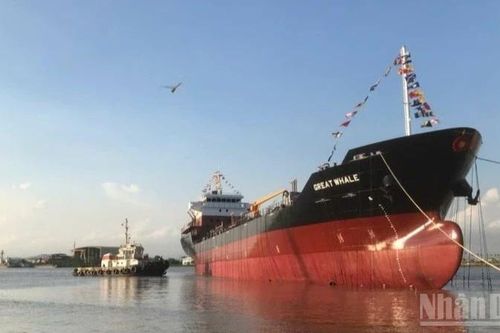 Đóng tàu Bạch Đằng hạ thủy tàu chở dầu/hóa chất 9.300 m3