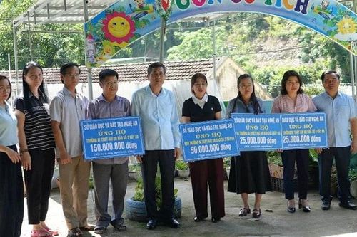 Ngành giáo dục Nghệ An hỗ trợ 1,2 tỷ đồng cho các trường học bị thiệt hại nặng do mưa lũ