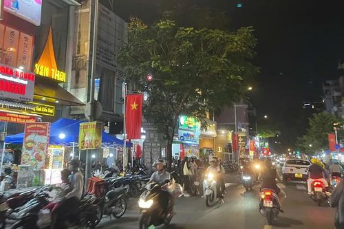 Kiện toàn nhân sự, tái lập trật tự đô thị