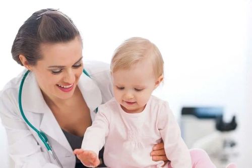 Trẻ sơ sinh cần gì để phát triển toàn diện?