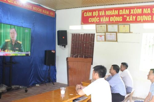 Nâng cao năng lực tiếp cận thông tin cho hộ nghèo ở vùng cao