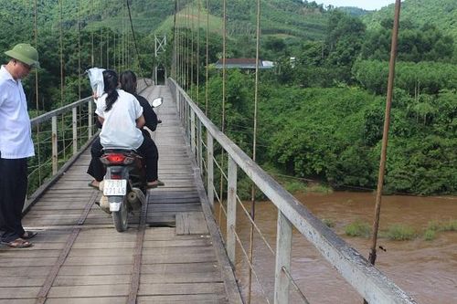 Sau bài viết 'nín thở qua sông Gianh...': Sở Xây dựng Quảng Trị yêu cầu rà soát, đánh giá thực trạng các cầu yếu