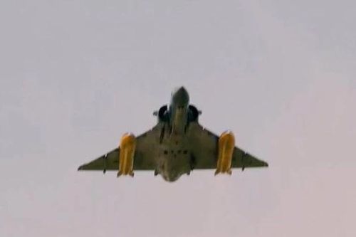 Hé lộ hình ảnh tiêm kích Mirage 2000-5F mang tên lửa tầm xa SCALP
