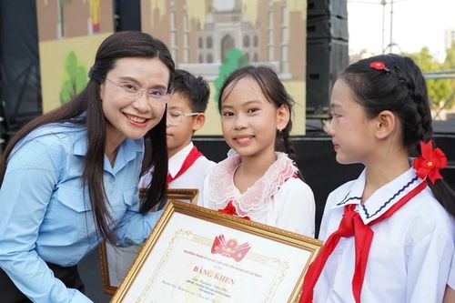 Những 'đội viên nhí' về Nhất ở sân chơi 'Thiếu nhi Việt Nam - Vươn ra thế giới'