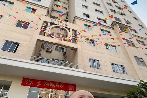 Vừa mua xong căn hộ cũ ở TPHCM, người phụ nữ giật mình khi thấy giá rao bán mới