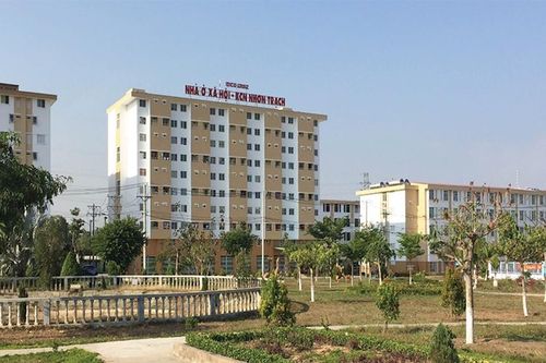 Hai con ruột gom lượng lớn cổ phiếu, sếp công ty bất động sản phải rời vị trí