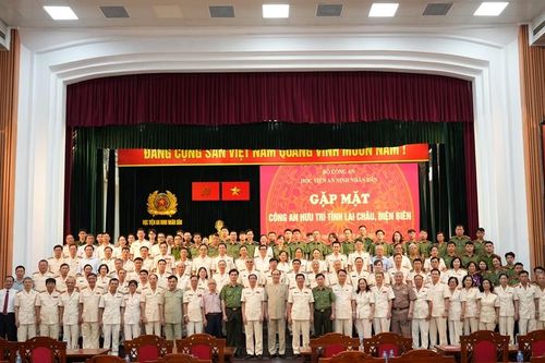 Gặp mặt cán bộ hưu trí Công an tỉnh Điện Biên và Lai Châu tại Hà Nội