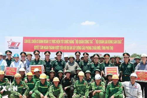 Thủ tướng Phạm Minh Chính thị sát, kiểm tra tiến độ thi công cầu Phong Châu mới