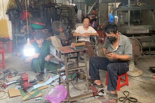 Vượt lên nỗi đau da cam, người đàn ông trở thành ông chủ, giúp đỡ người cùng cảnh
