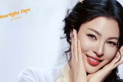 Faye Peraya Malisorn 'gây sốt' tại Việt Nam: Fanmeeting khiến fan Việt 'tan chảy'