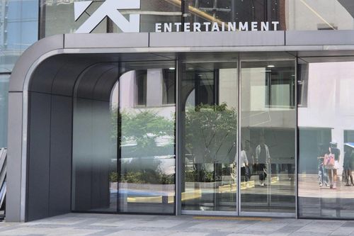 Thiếu BLACKPINK, lộ diện cặp 'át chủ bài' giúp YG Entertainment thoát lỗ tài chính