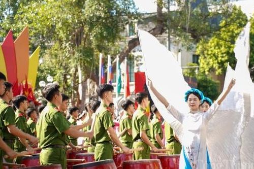 Tình hữu nghị tỏa sáng tại Nhạc hội Cảnh sát thế giới 2025