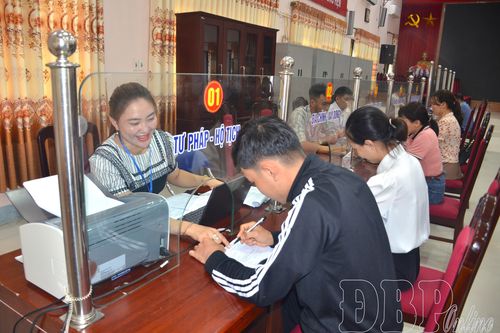 Đổi mới tư duy, phục vụ nhân dân