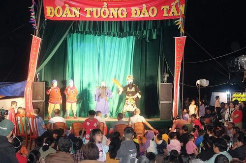 Hát bội được mùa vui