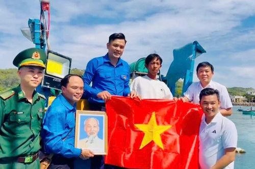 Ra quân Chương trình 'Sinh viên với biển, đảo Tổ quốc' năm 2025