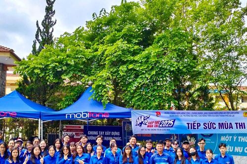 Tăng cường giáo dục lý tưởng cách mạng, đạo đức, lối sống cho học sinh, sinh viên
