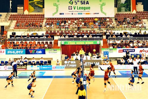 SEA V.League 2025: Thái Lan và Việt Nam đều giành chiến thắng trong ngày thi đấu đầu tiên của chặng 2