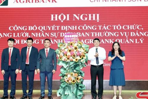 Hội nghị công bố quyết định về công tác mạng lưới Agribank Chi nhánh Sơn La II