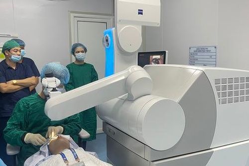 Mang cơ hội phẫu thuật an toàn hơn tới bệnh nhân mắc tật khúc xạ