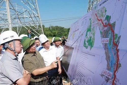 Thủ tướng kiểm tra tiến độ thi công Dự án Đường dây 500 kV Lào Cai - Vĩnh Yên