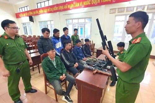 Đấu tranh với tội phạm, vi phạm pháp luật về vũ khí, vật liệu nổ, công cụ hỗ trợ
