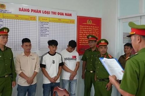 Bắt tạm giam 3 đối tượng gây rối trật tự công cộng