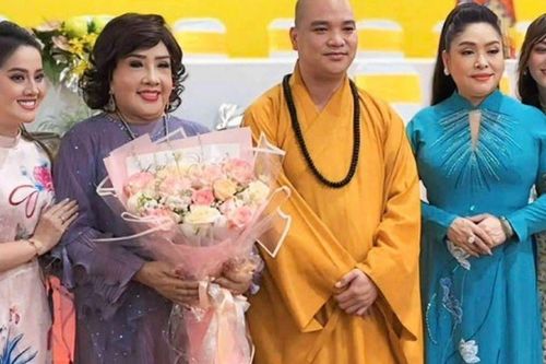 Con gái NSƯT Vũ Linh cúi đầu xin lỗi NSND Lệ Thủy, dân tình ngán ngẩm vì ồn ào gia đình