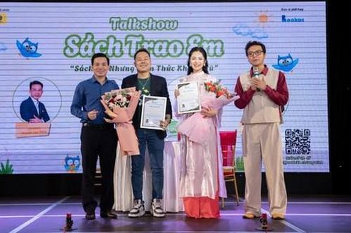 Chương trình 'Sách trao em' hỗ trợ trẻ em vùng cao