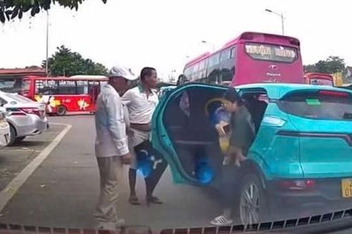 Tiếp vụ chặn taxi công nghệ ở bến xe Thái Nguyên: Xử lý tài xế hãng taxi Bình An