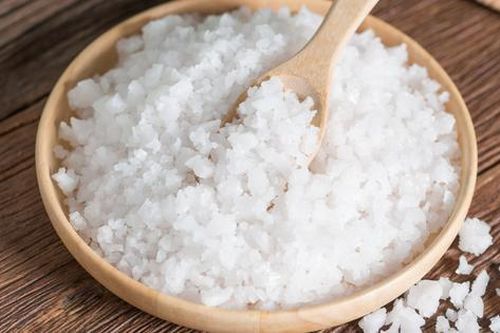 Mẹo cắt giảm lượng muối ăn hàng ngày giúp giảm hàng loạt vấn đề về sức khỏe