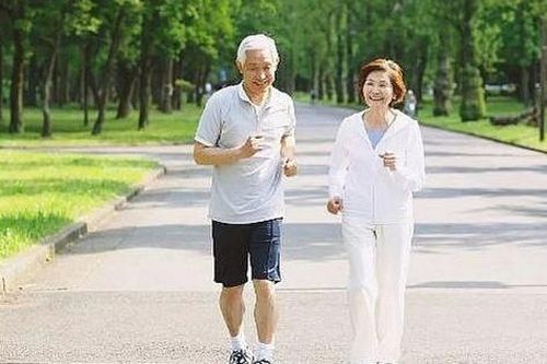 Đi bộ đúng cách giúp phòng ngừa biến cố tim mạch