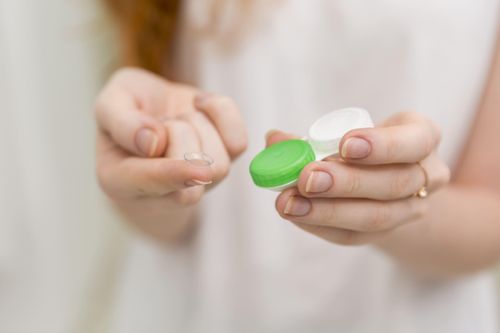 Một thói khi đi ngủ có thể làm hại mắt